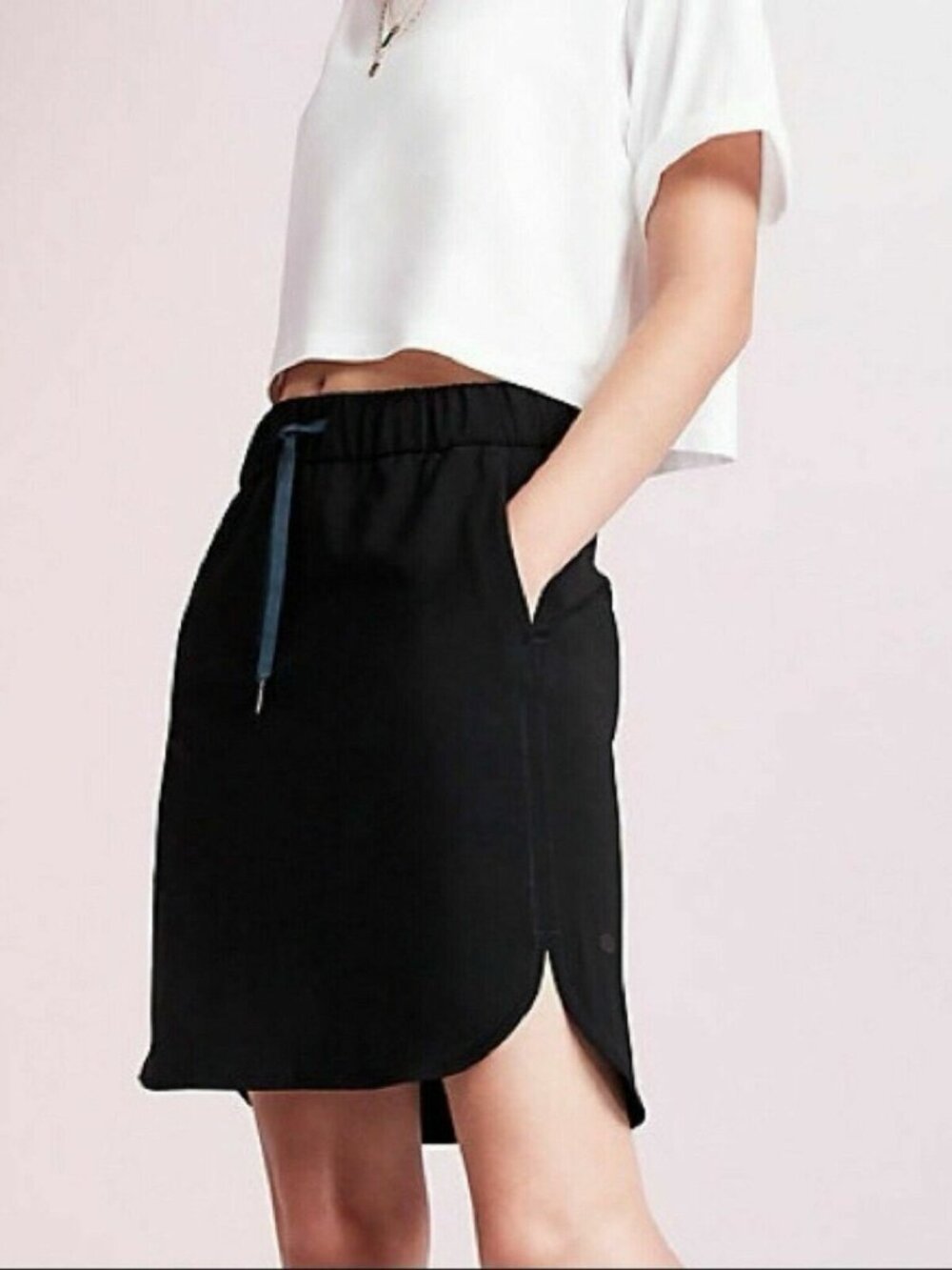 LULULEMON On the Fly black skirt woven Size 6 EUC